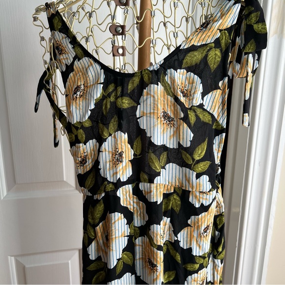 /Forever 21/ Jumpsuit wide pant open back - Picture 4 of 10